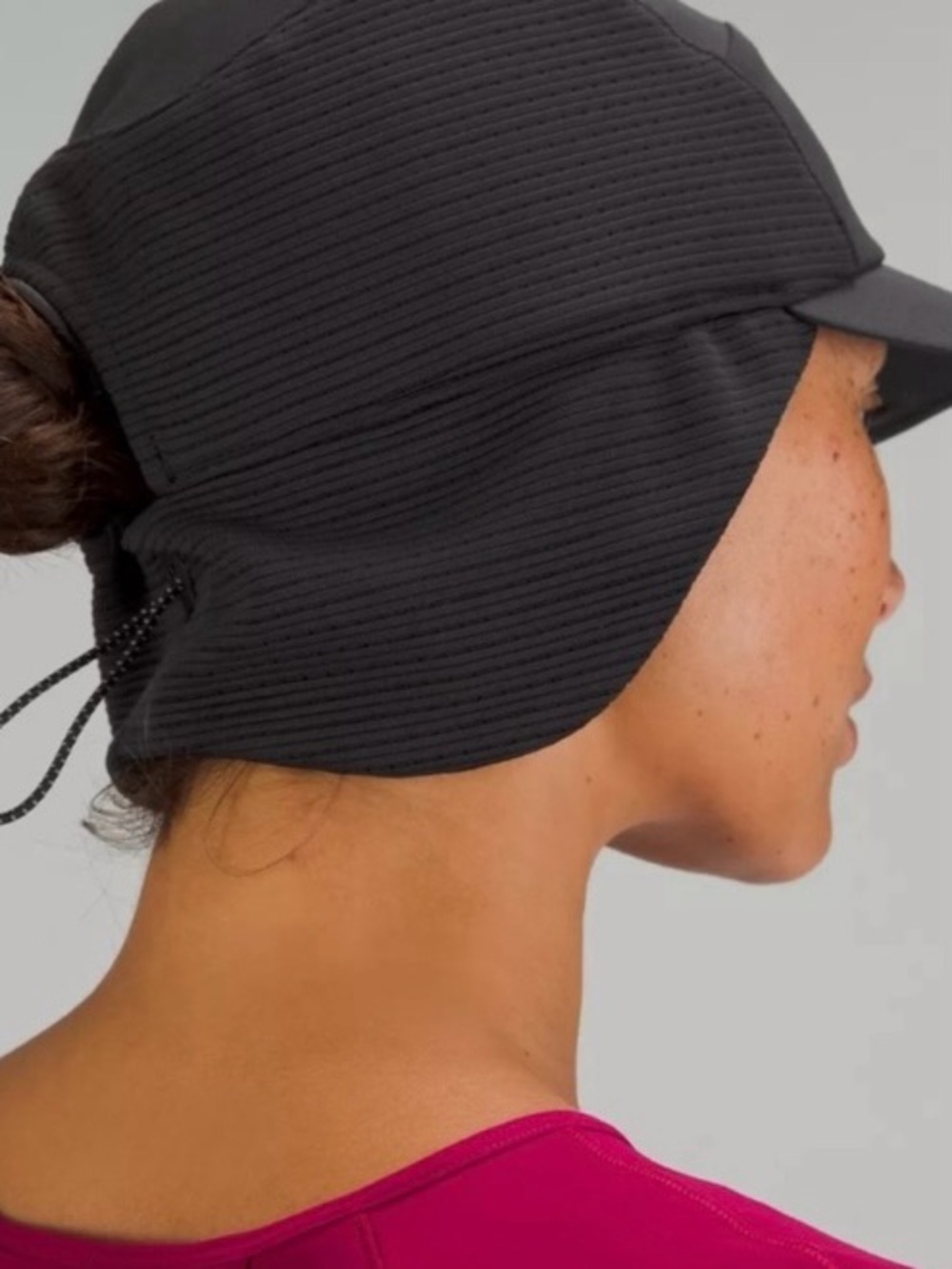 Lululemon women’s marathon run hike ultra shade Black Performance Cap ponytail